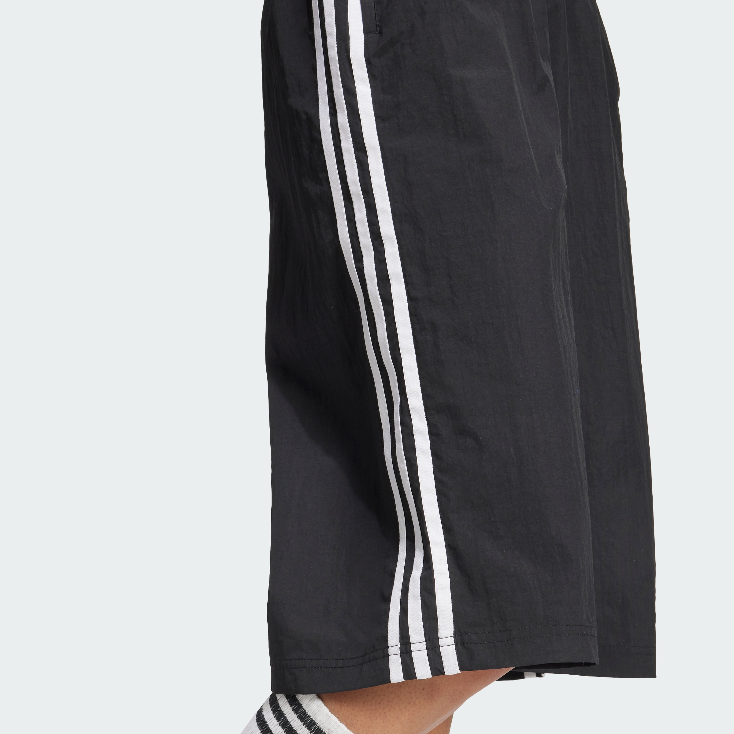 아디다스(ADIDAS) 아딜레늄 시즌 2 3S 카프리 쇼츠 (젠더 뉴트럴