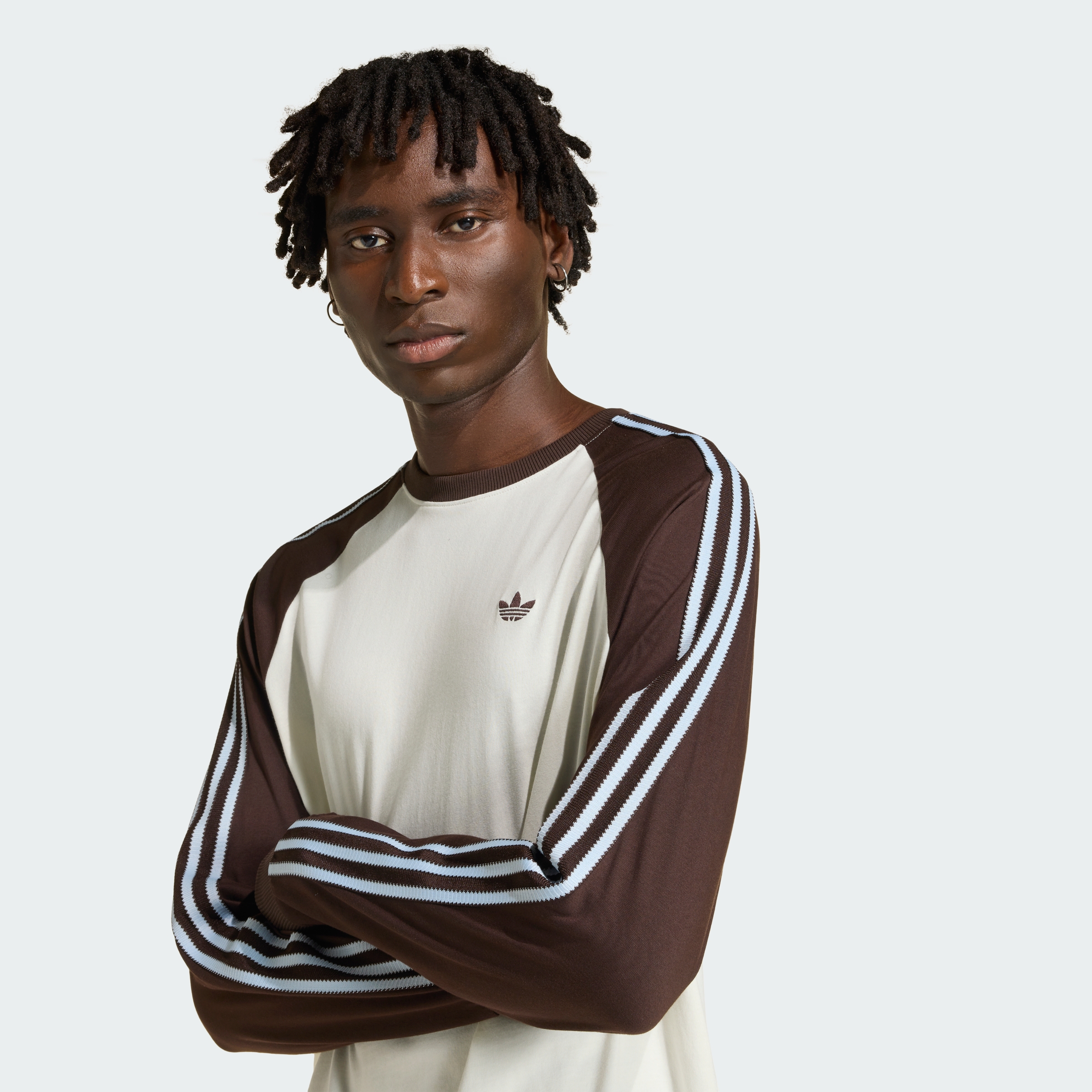 아디다스(ADIDAS) BRITCORE 캘리 티셔츠 - 화이트:아우라커피 / HZ3829 - 사이즈 & 후기 | 무신사