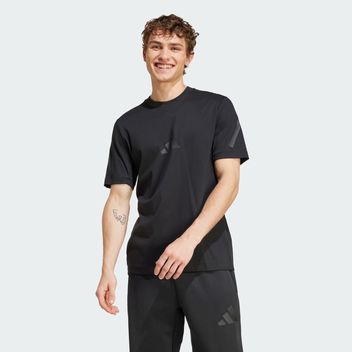 Футболка adidas Z.N.E. Sportswear JE3069 — adidas Україна