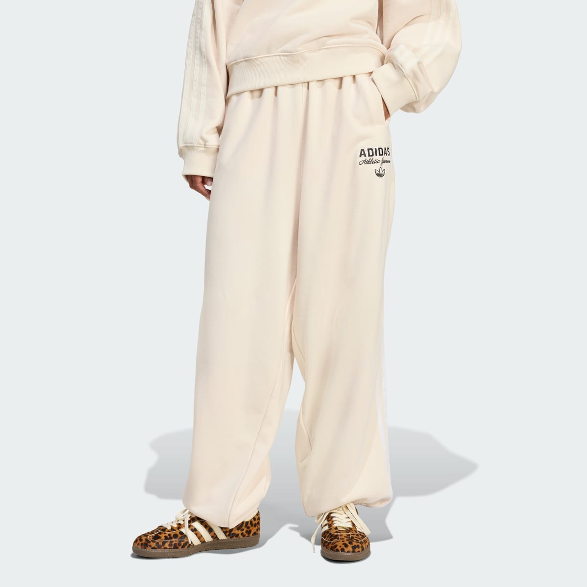 KAWASAKI Free Spirit タンク ベージュ Джогери ADIDAS ORIGINALS ATHL DEPT LOOSE GRAPHIC SWEAT Originals