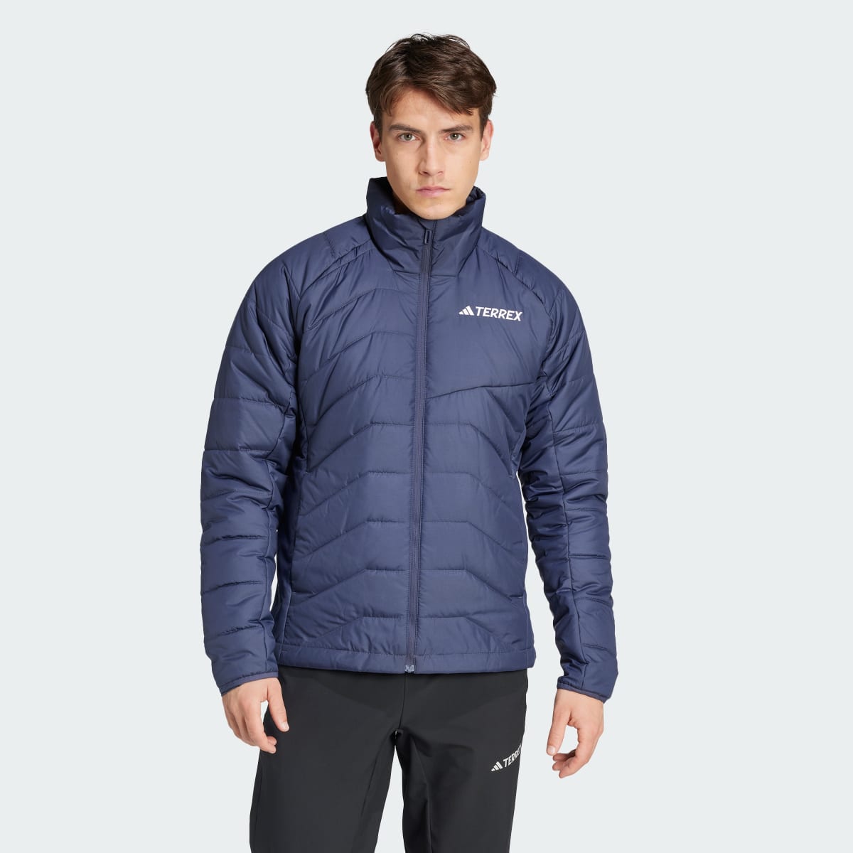 IM7686_21_model.jpg