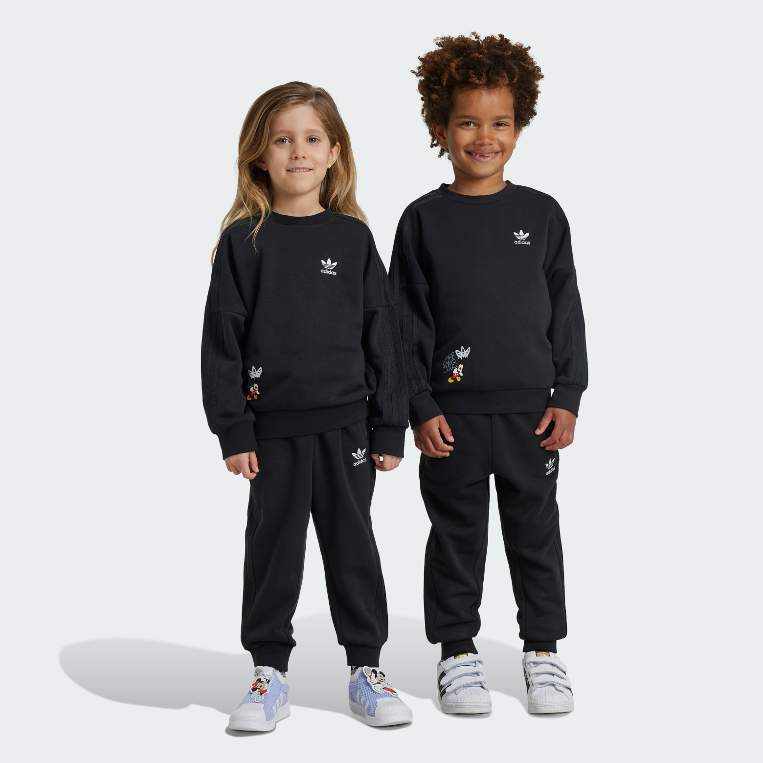 Спортивный костюм adidas x Disney Mickey Mouse Crew Kids Originals IX6432 1