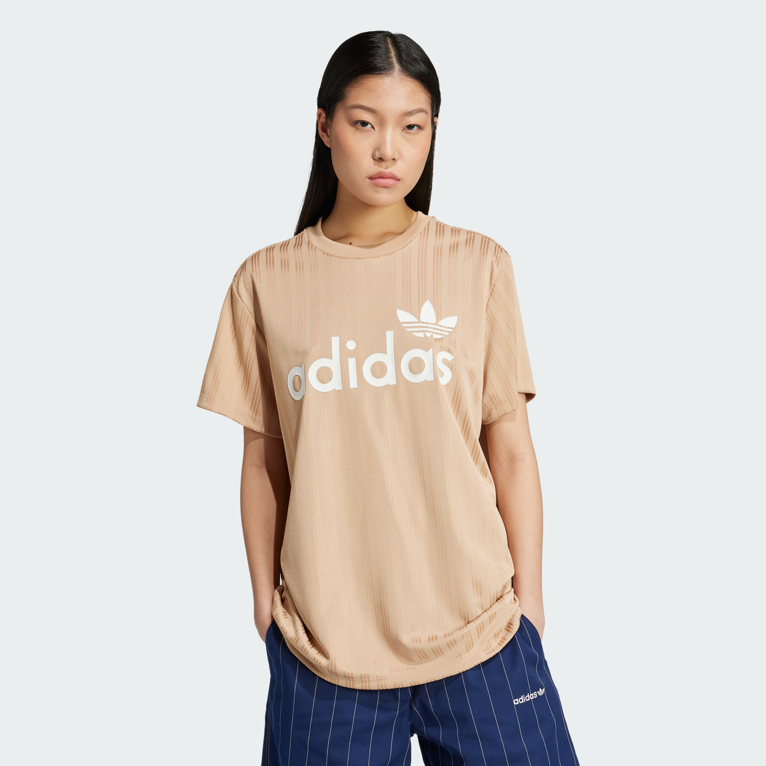 Linear Graphic Boyfriend футболкасы Originals JC7697 1