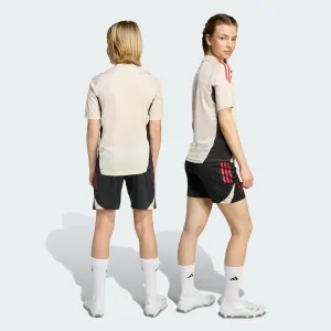 Жалаңаш Полина Цой