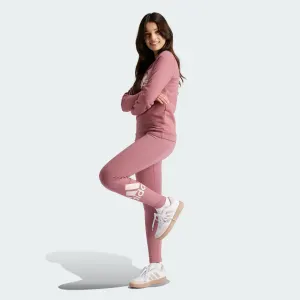 Есегіңді жайып, маған тесігіңді көрсет.