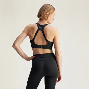 Бренд: adidas by Stella McCartney | Цвет: черный | Крой / Посадка: Обтягивающий | Материалы: Полиэстер 20