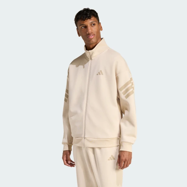 KD5234_000_plp_model.WebP
