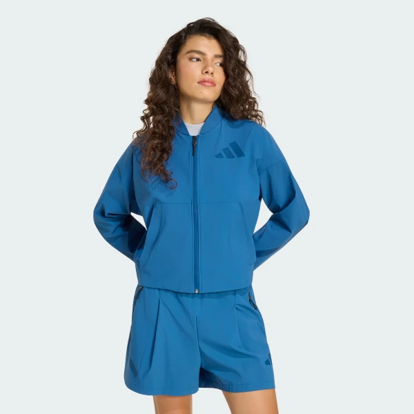 KF1822_000_plp_model.WebP