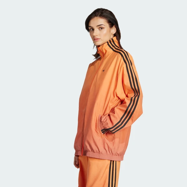 JW7259_000_plp_model.WebP