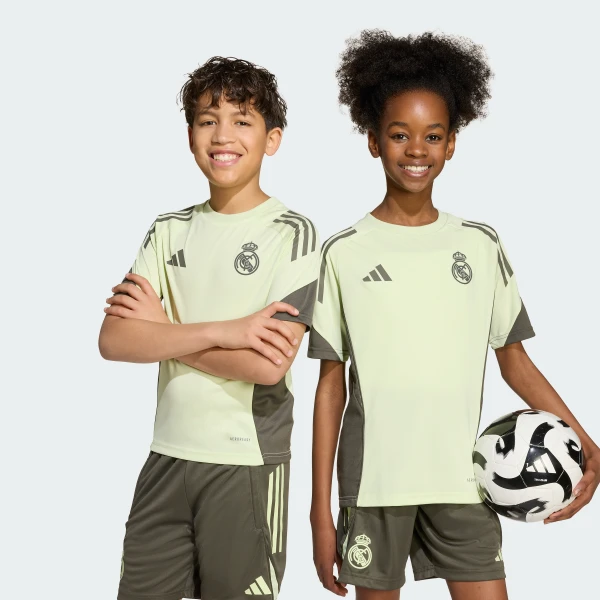 Джерсі Реал Мадрид на офіційному сайті adidas